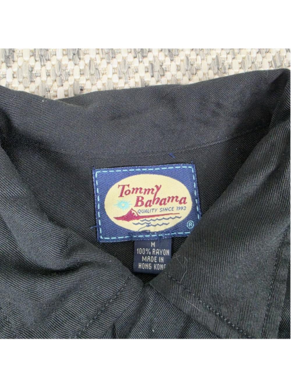 Vintage Tommy Bahama Relax Black Rayon Camp Shirt Embroidered Back Mens M - Picture 3 of 8